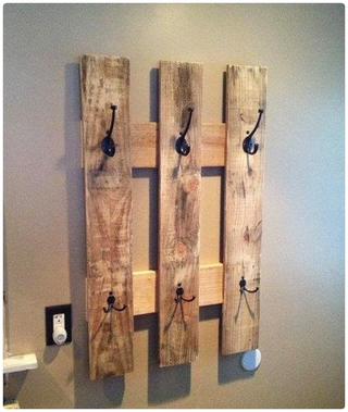 Illustration for article titled 20+ Distinct Coat Racks That Will Astonish You